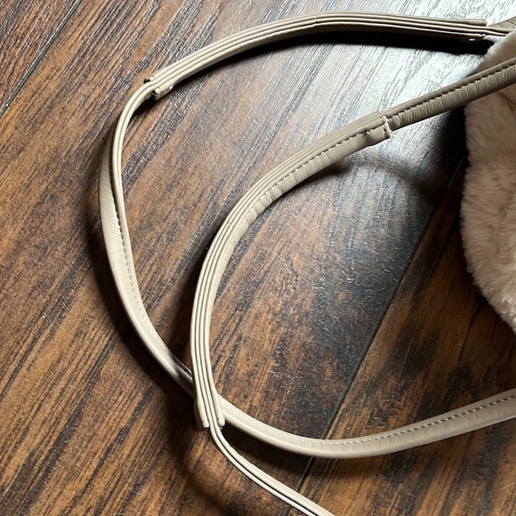 Urban Renewal Cream Faux Fur Tassel Purse - Picture 10 of 10